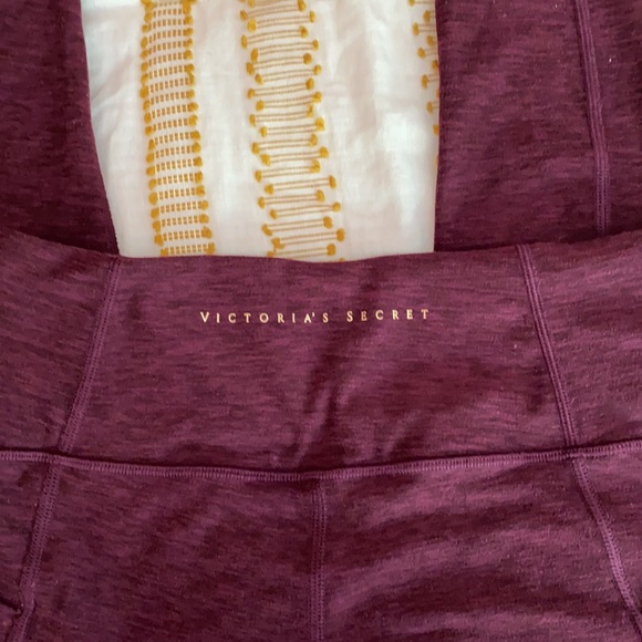 Incredible Essential Legging - Picture 3 of 4